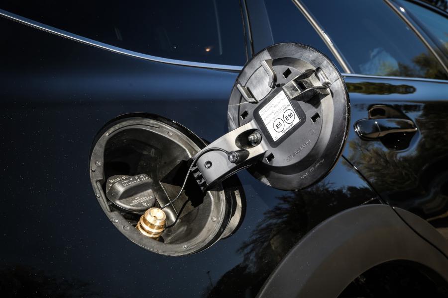 Детали экстерьера Subaru Outback Eco Bi-Fuel Black Edition 2019 года  (фото 10 из 15)